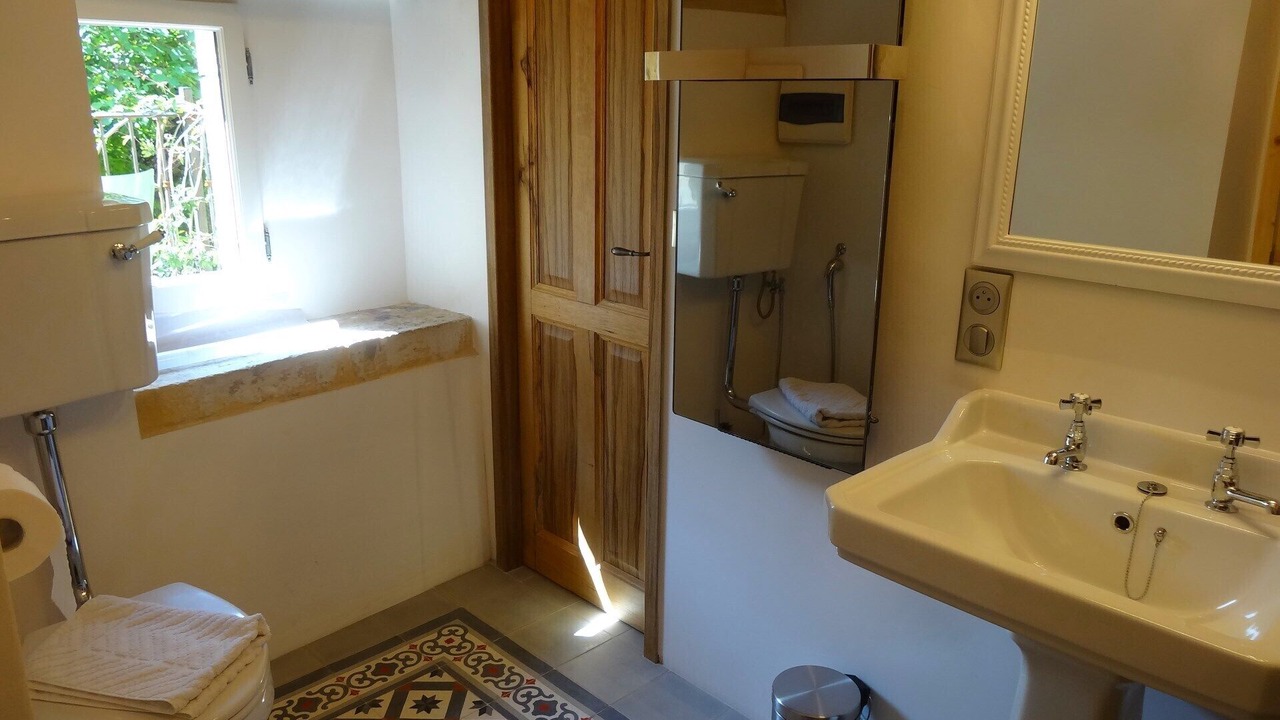 Photo of Bathroom in Saint-Laurent-des-Arbres