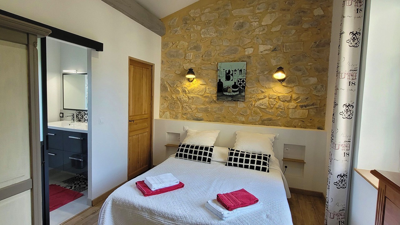 Photo of Bedroom in Saint-Laurent-des-Arbres