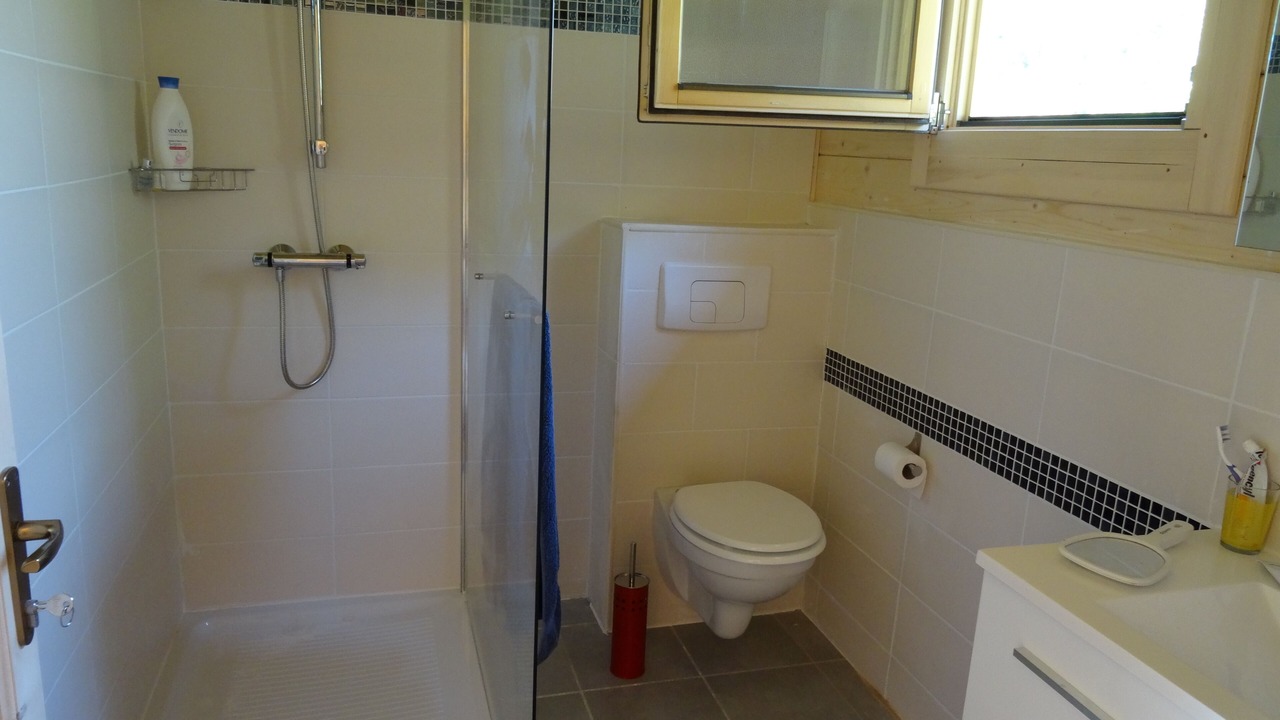 Photo of Bathroom in Orange