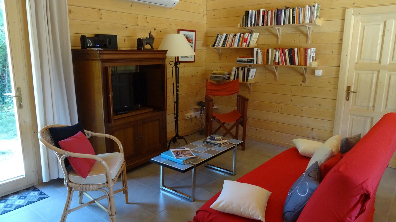 Photo of Livingroom in Orange