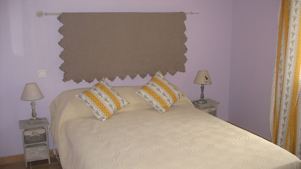Photo of Bedroom in Pernes-les-Fontaines