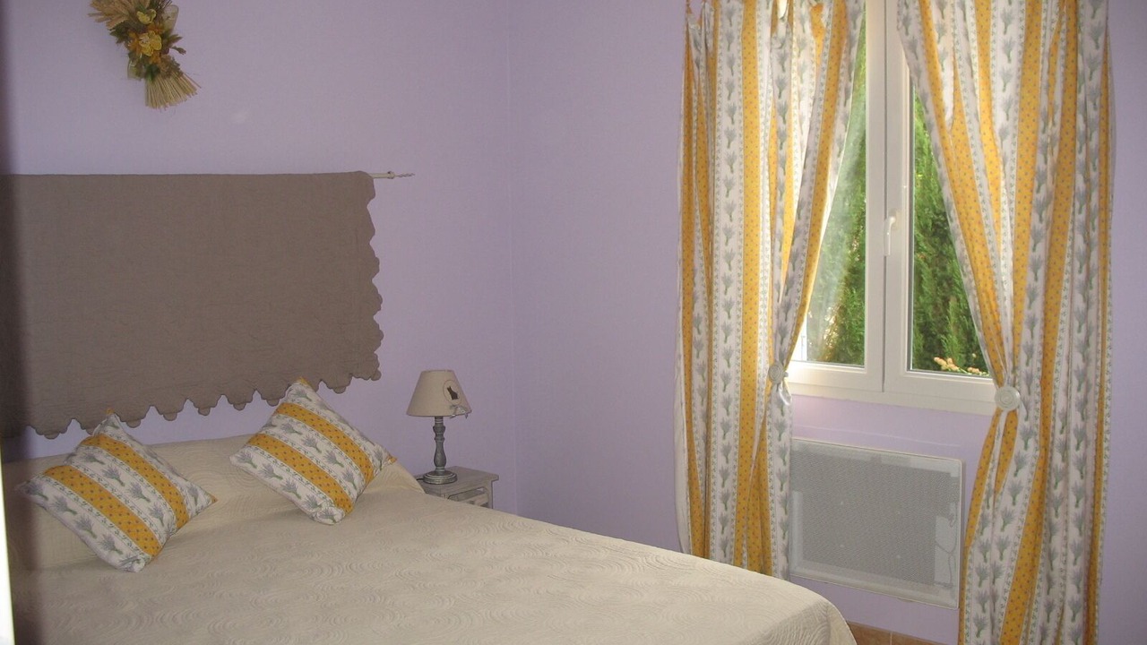 Photo of Bedroom in Pernes-les-Fontaines