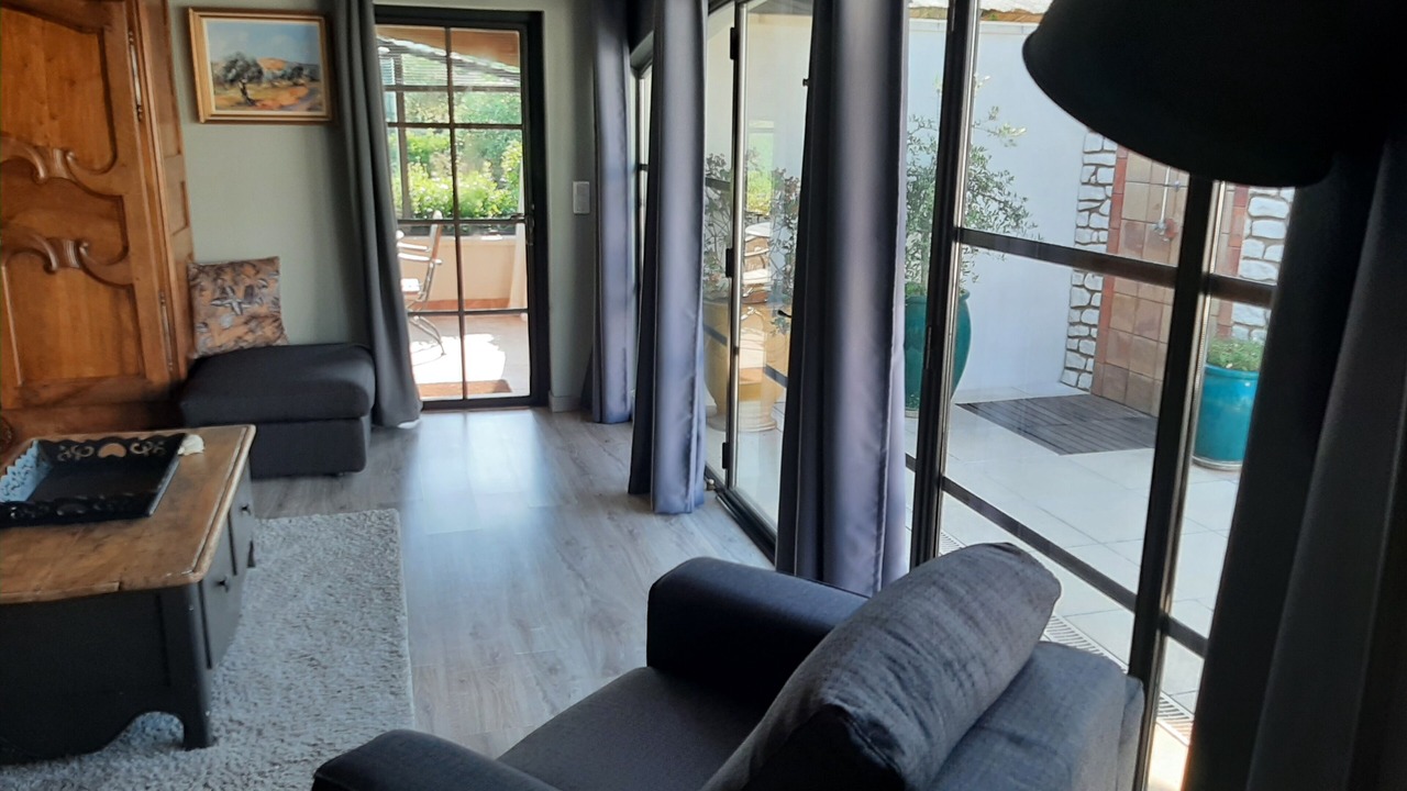 Photo of Livingroom in Caromb