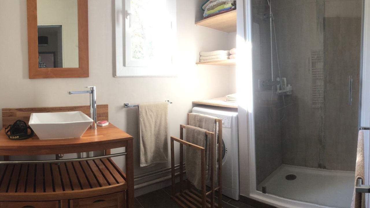 Photo of Bathroom in Jouques