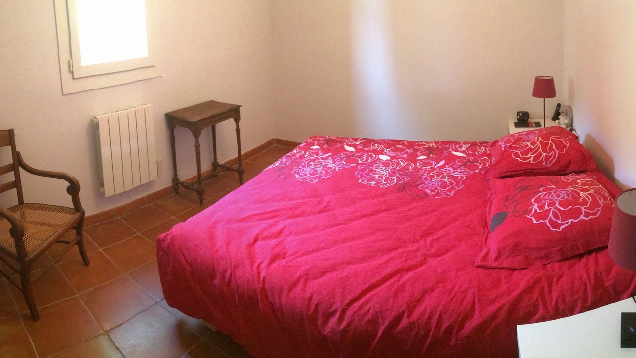 Photo of Bedroom in Jouques