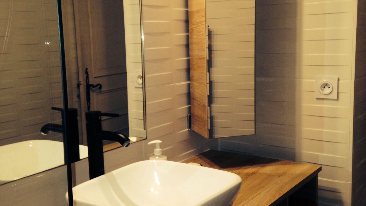 Photo of Bathroom in Comps