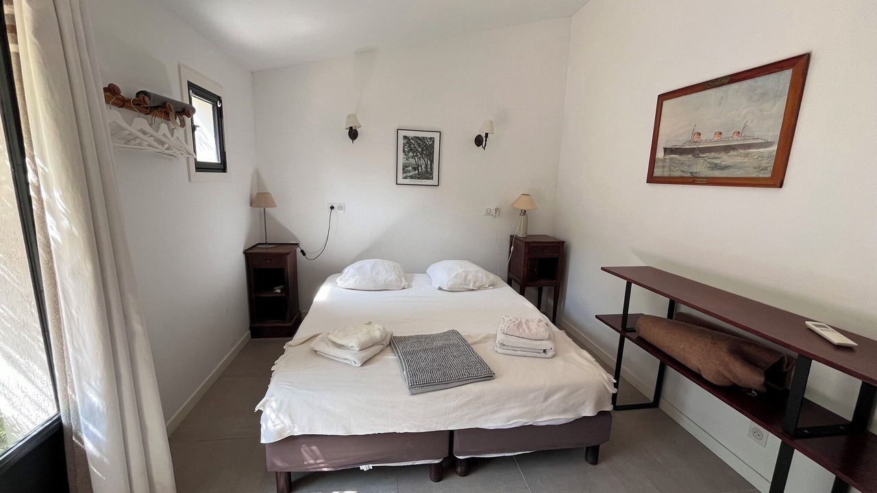 Photo of Bedroom in Porquerolles