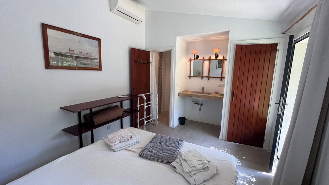 Photo of Bedroom in Porquerolles