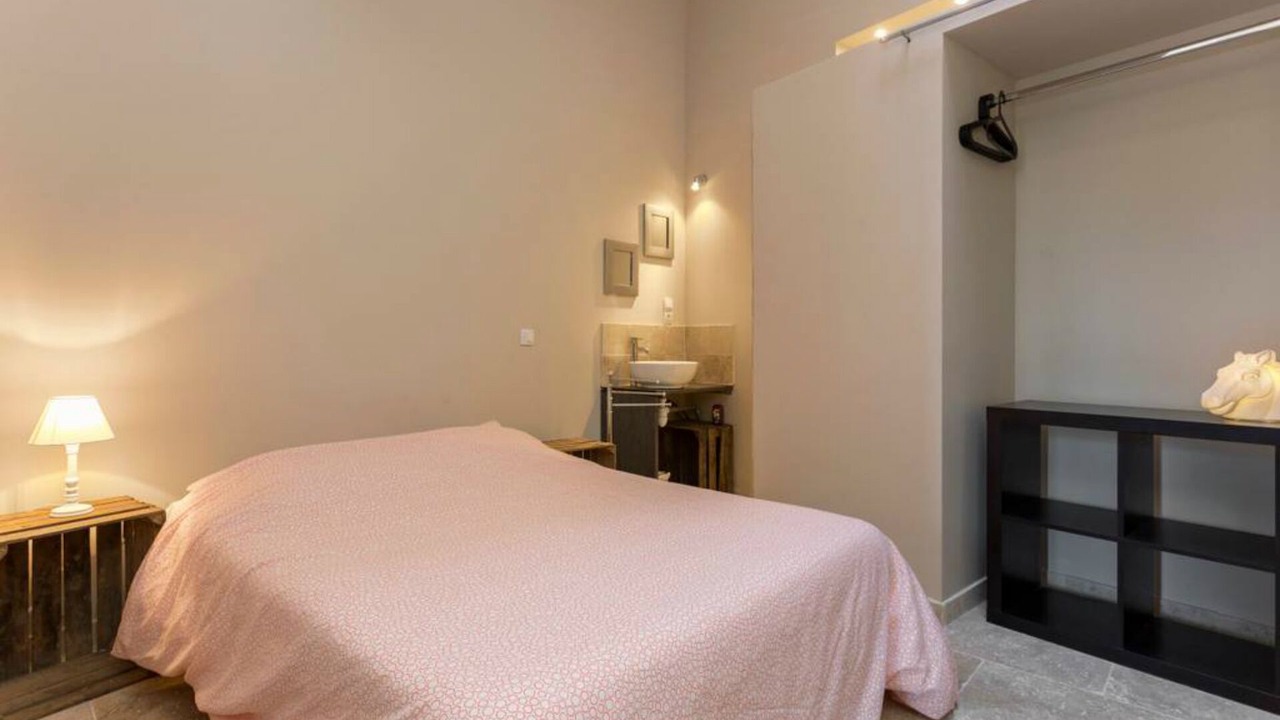 Photo of Bedroom in Avignon City Centre
