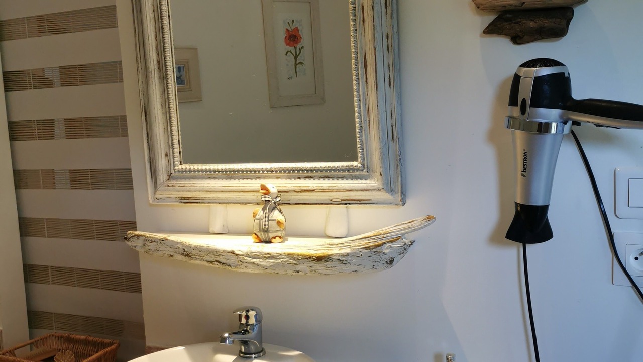 Photo of Bathroom in Bedarrides