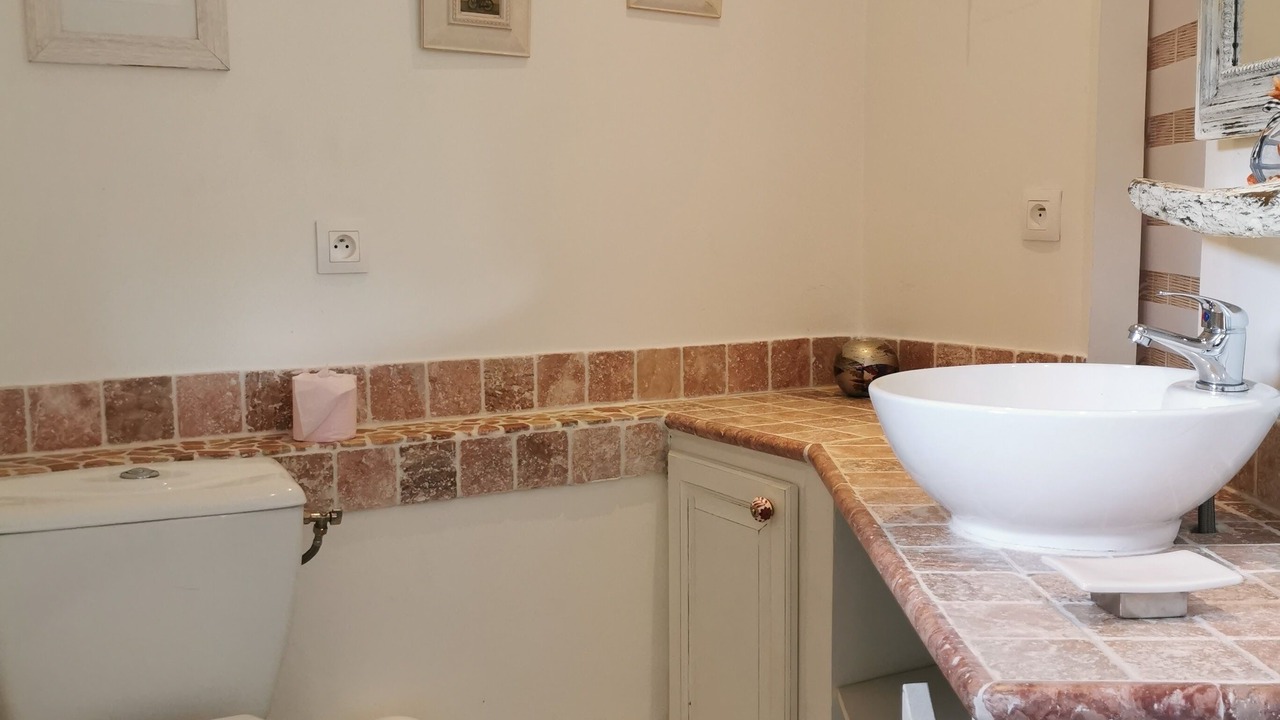Photo of Bathroom in Bedarrides