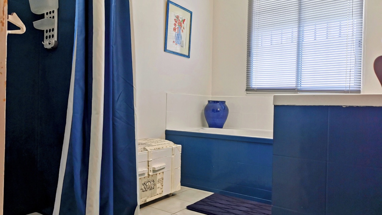 Photo of Bathroom in Bedarrides