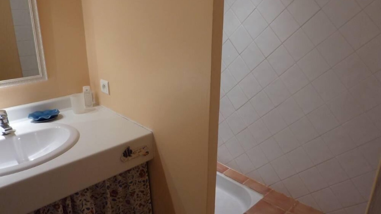 Photo of Bathroom in Menerbes