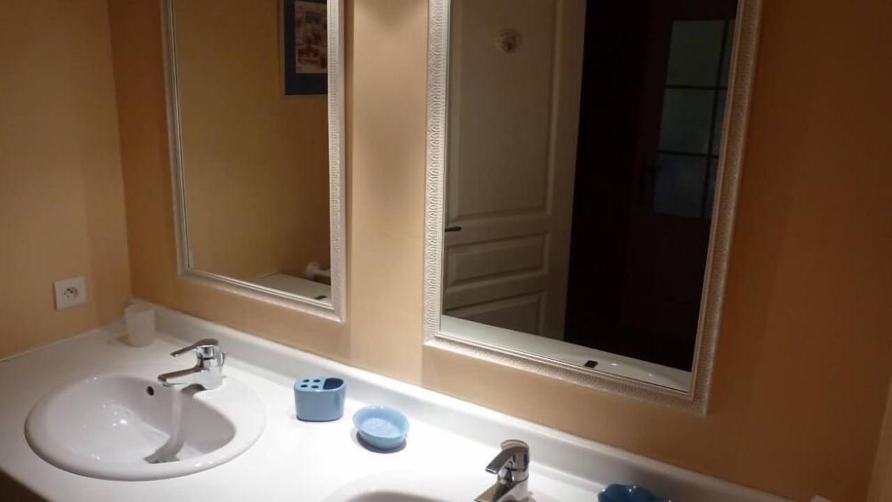 Photo of Bathroom in Menerbes