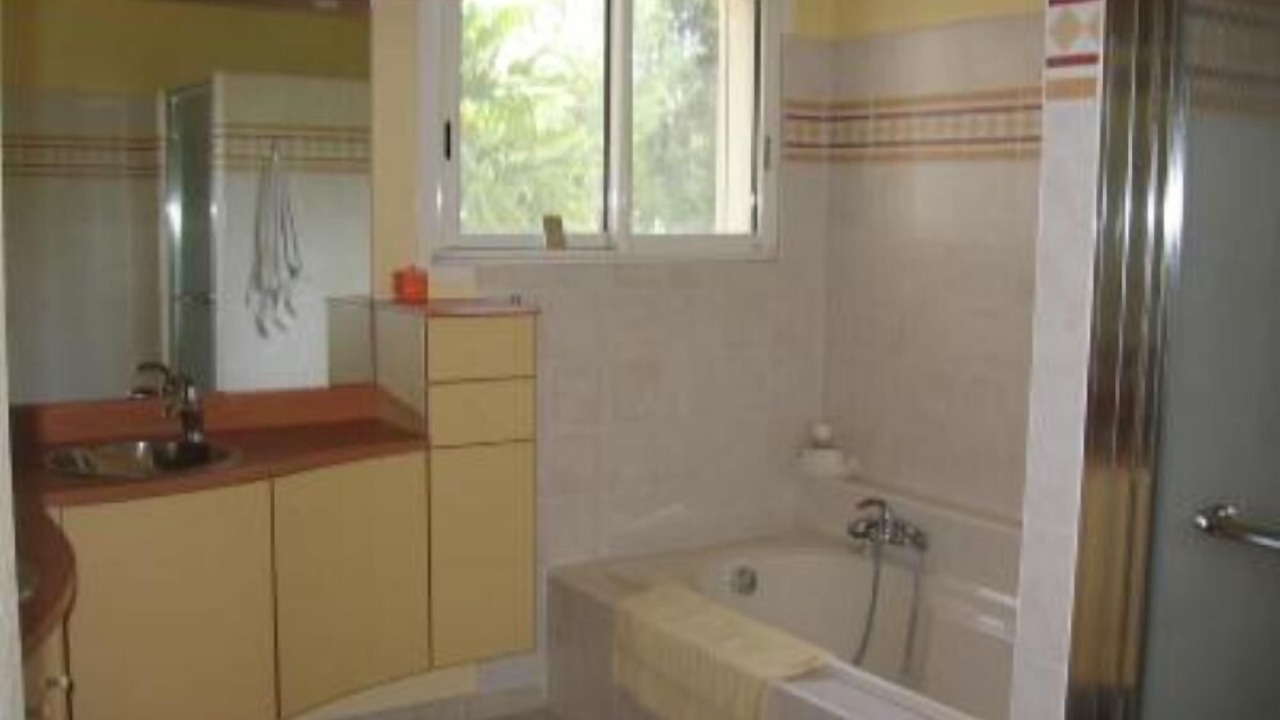 Photo of Bathroom in Noves
