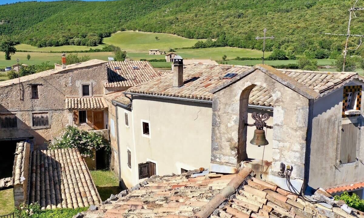 Photo of Outdoor in Simiane-la-Rotonde