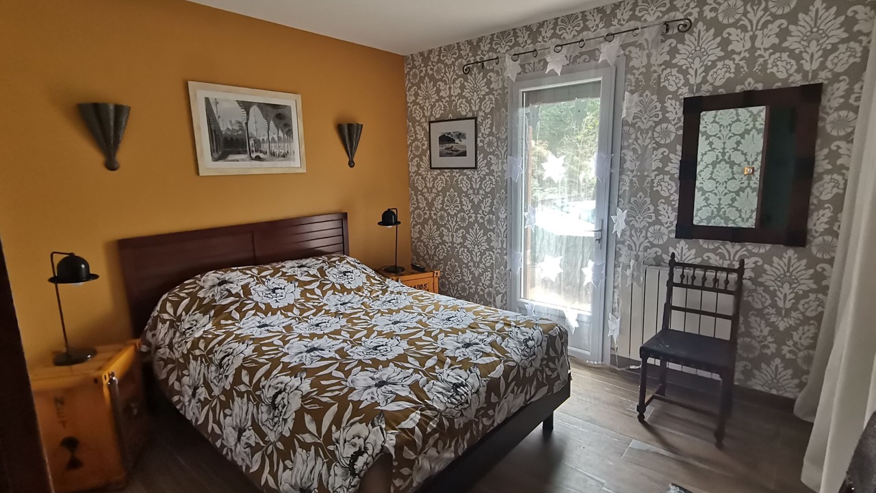 Photo of Bedroom in La Motte-dʼAigues