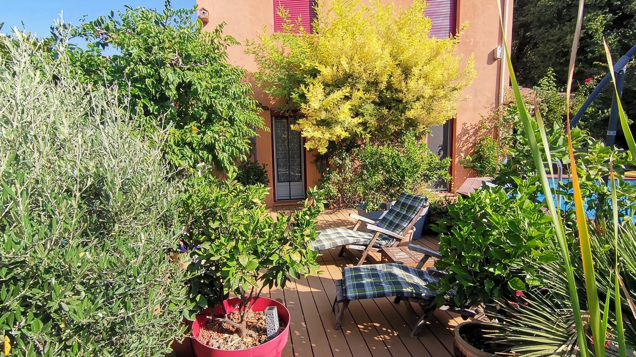 Photo of Patio Balcony in La Motte-dʼAigues