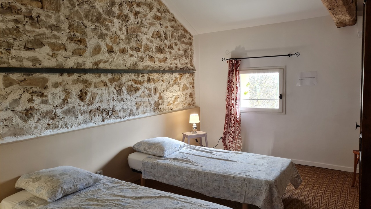 Photo of Bedroom in Orange
