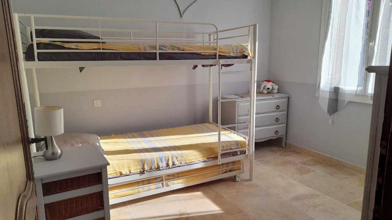 Photo of Bedroom in Loriol-du-Comtat