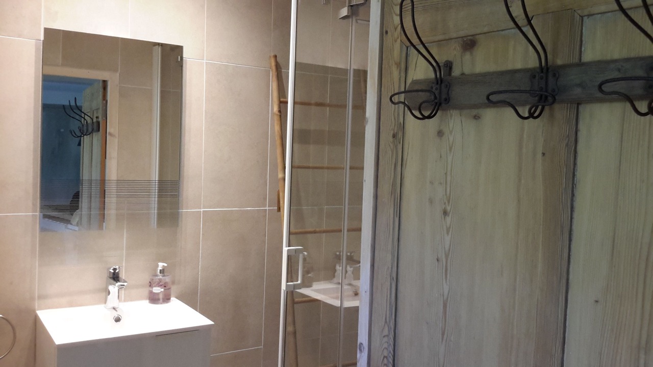 Photo of Bathroom in Beaumont-du-Ventoux
