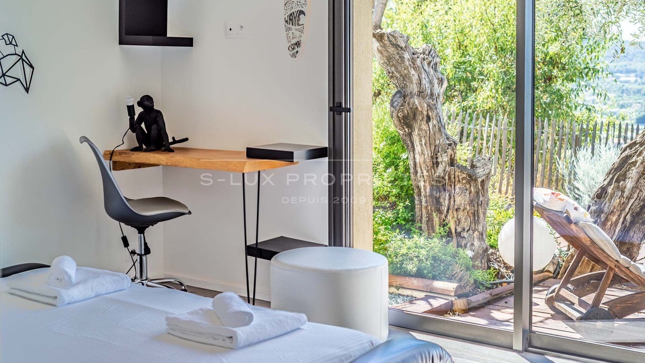 Photo of Bedroom in Ollioules