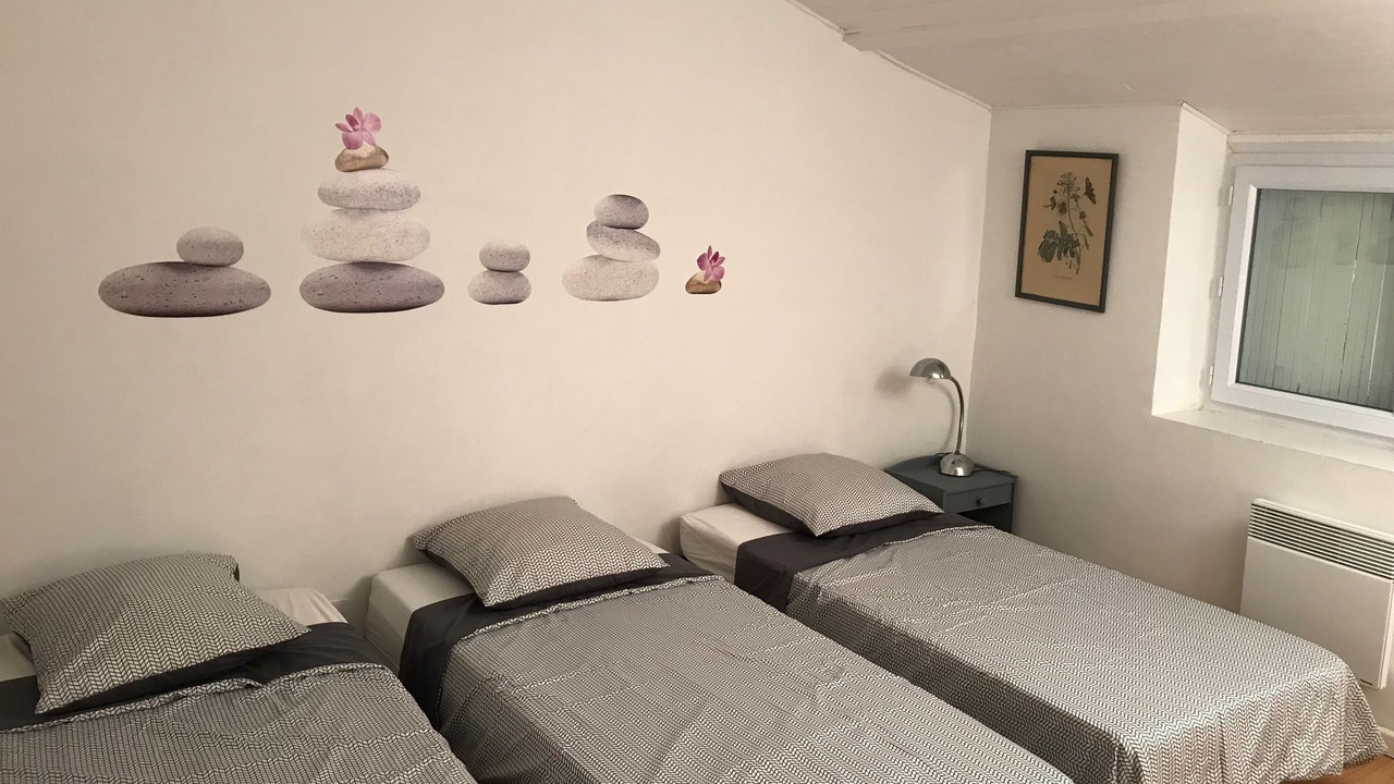 Photo of Bedroom in Camaret-sur-Aigues