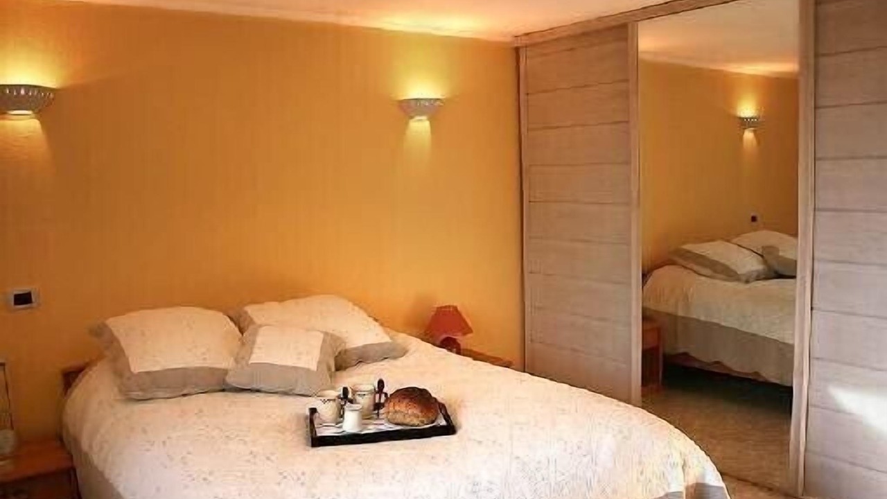 Photo of Bedroom in Saint-Cezaire-sur-Siagne