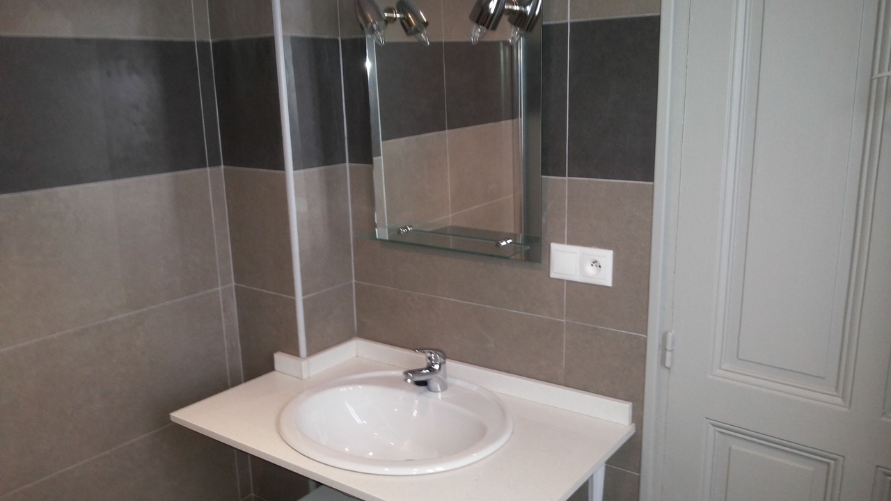 Photo of Bathroom in Avignon City Centre