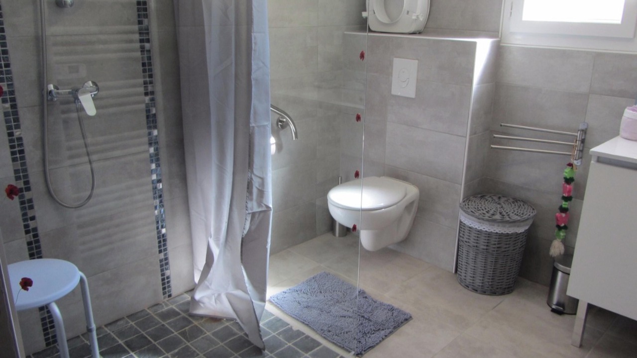 Photo of Bathroom in La Roche-sur-le-Buis