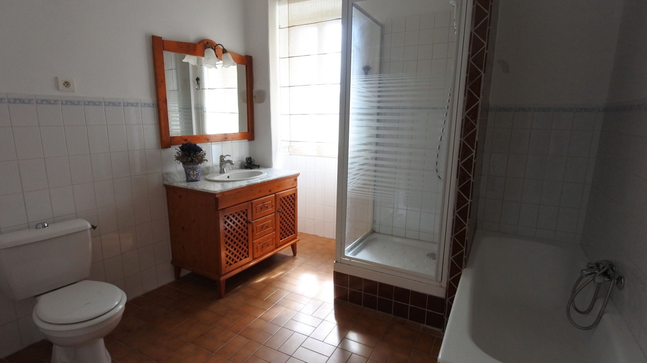 Photo of Bathroom in Saint-Martin-de-Castillon