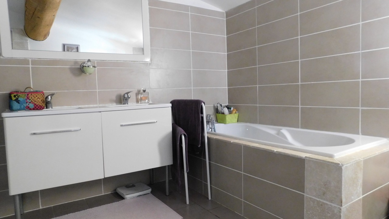 Photo of Bathroom in Puyloubier
