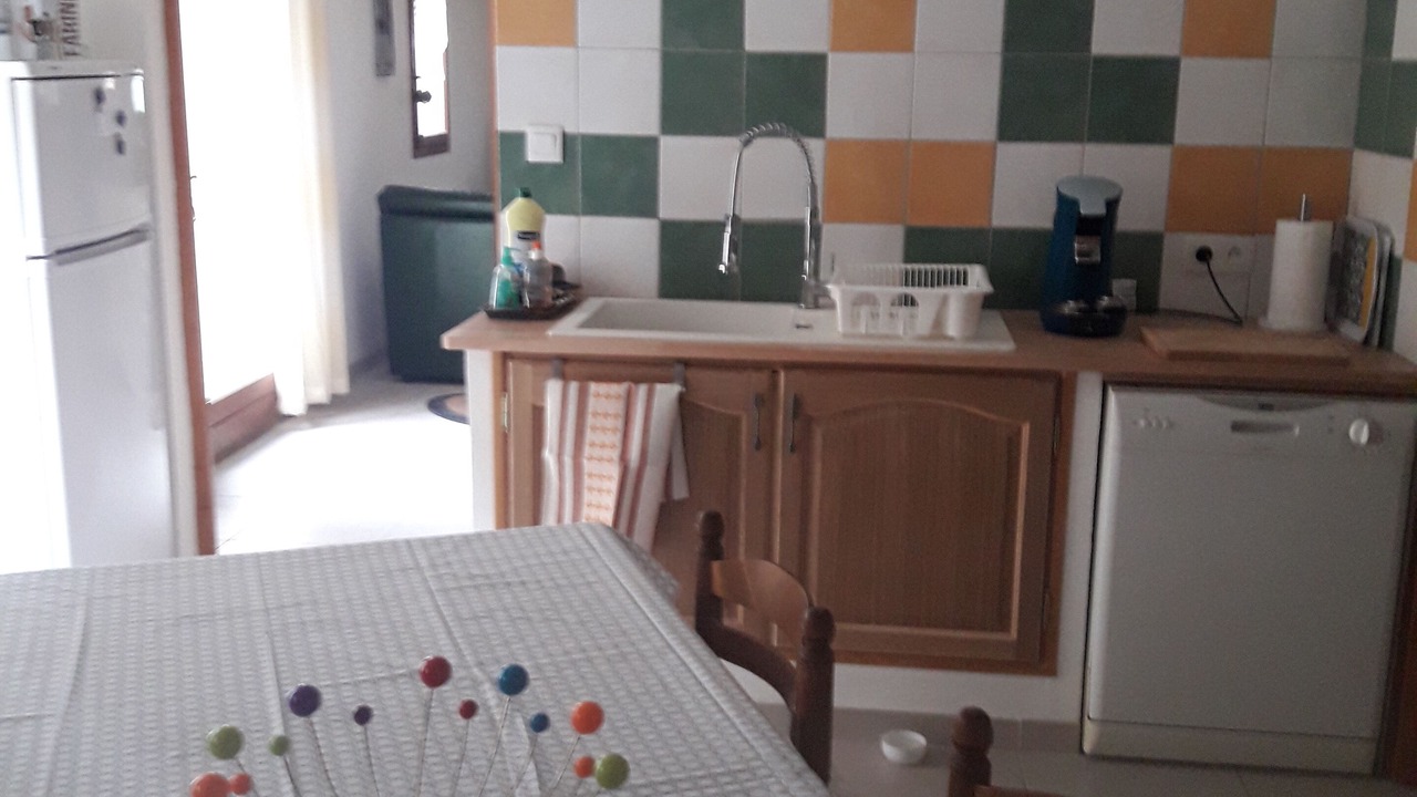 Photo of Kitchen in Saint-Martin-de-Castillon