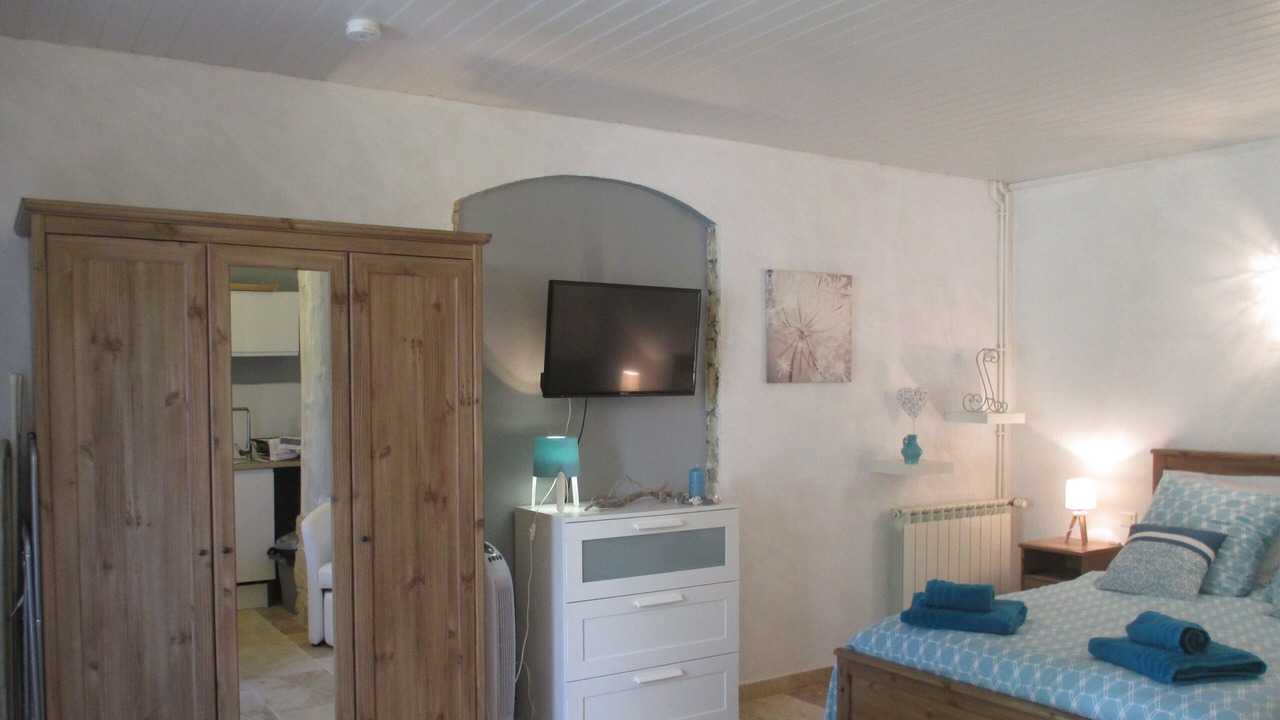 Photo of Bedroom in Noves