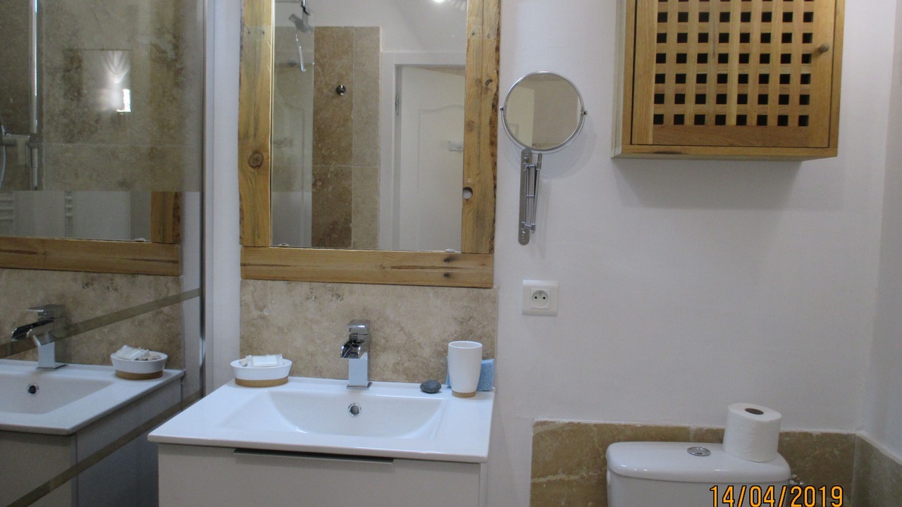 Photo of Bathroom in Noves