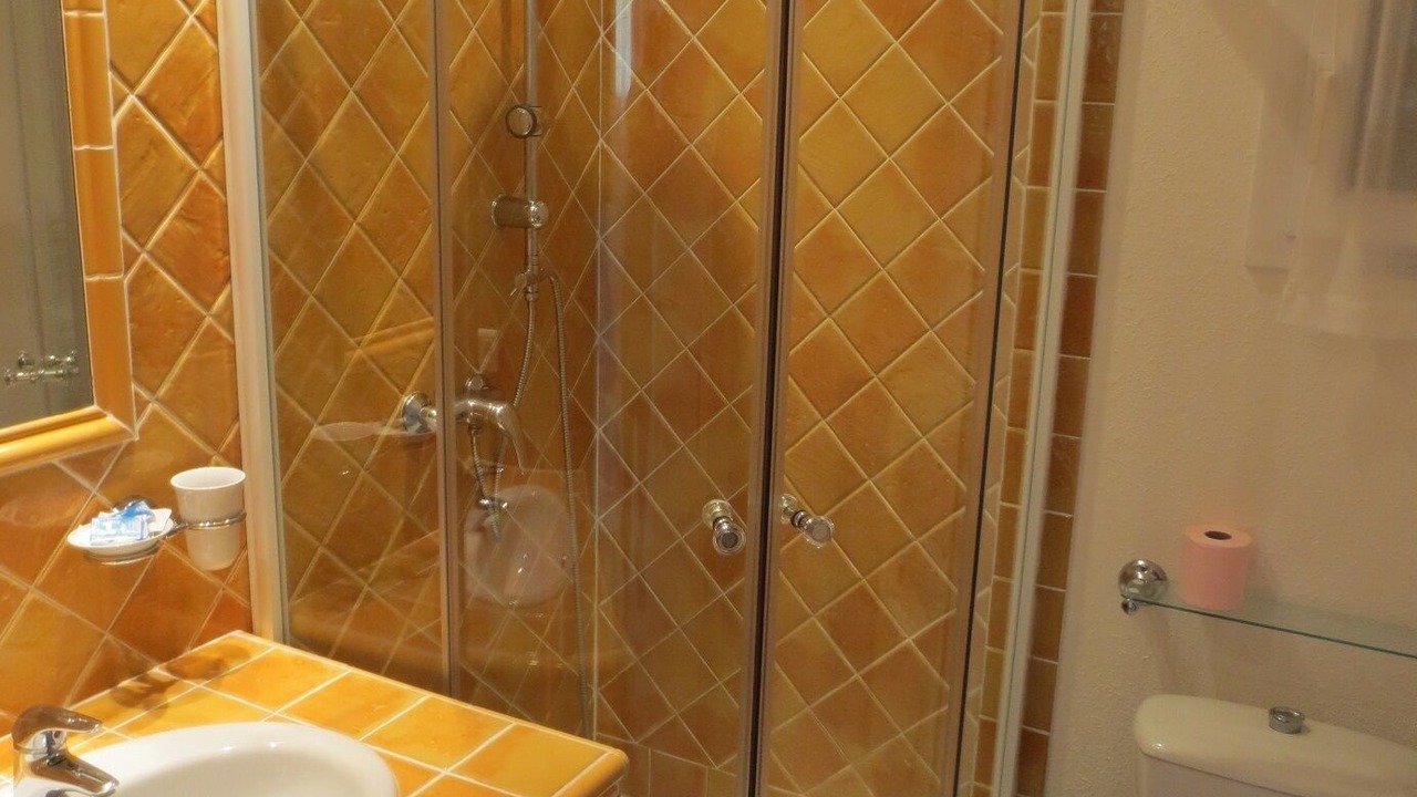 Photo of Bathroom in Figanieres
