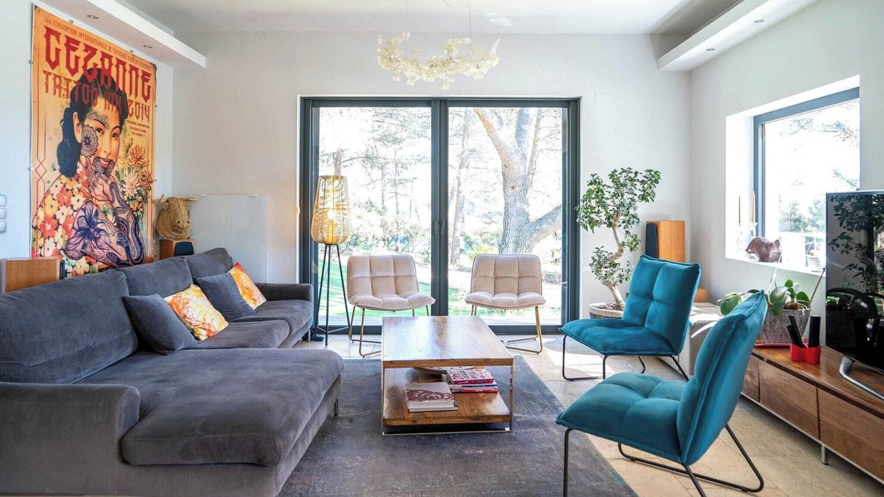 Photo of Livingroom in Saint-Marc-Jaumegarde