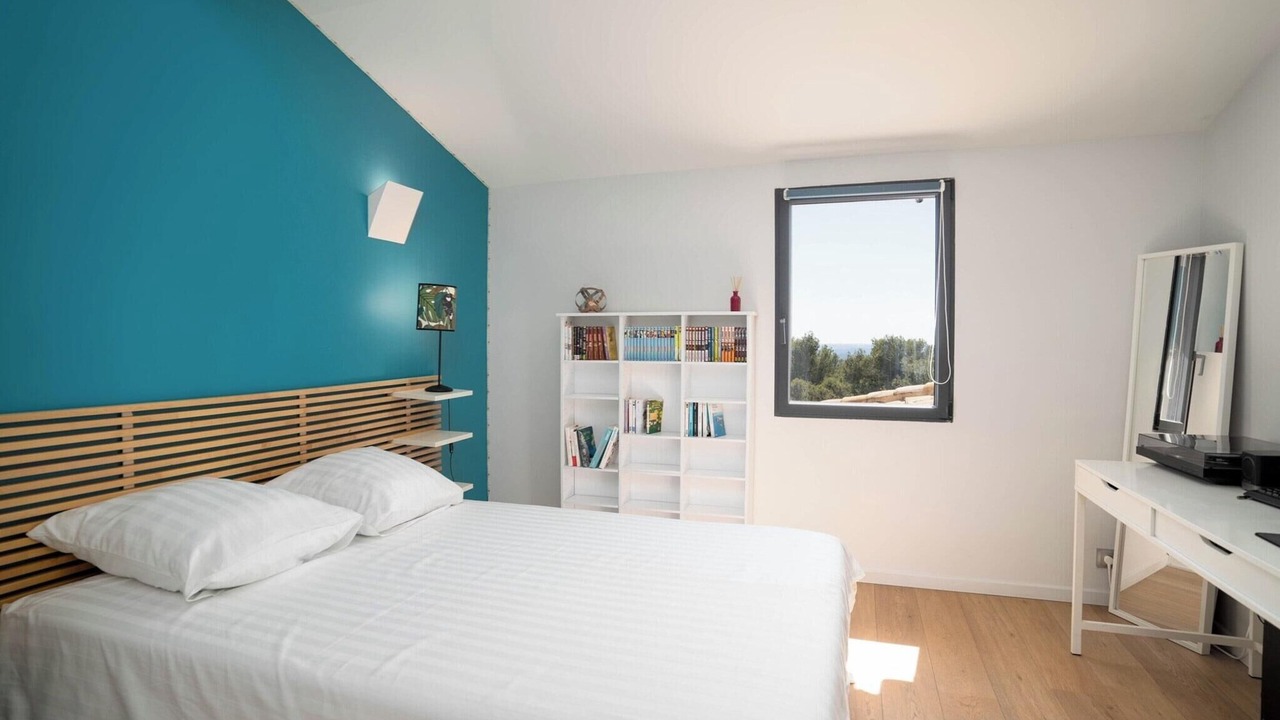Photo of Bedroom in Saint-Marc-Jaumegarde