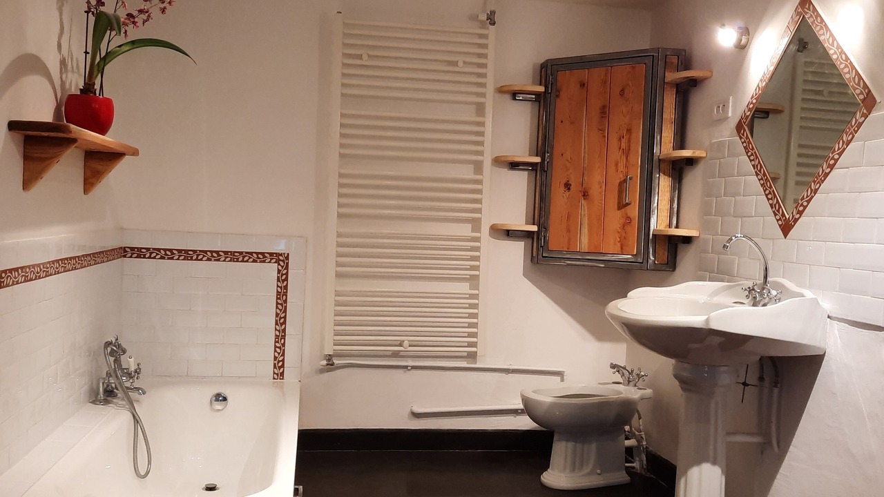 Photo of Bathroom in Simiane-la-Rotonde