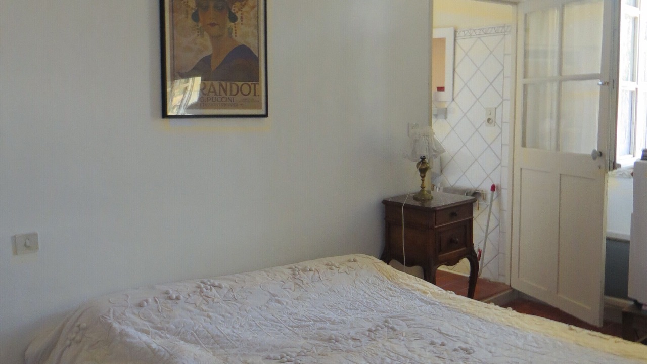 Photo of Bedroom in Orange
