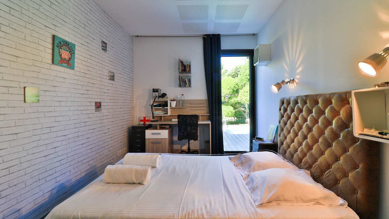 Photo of Bedroom in Les Baumettes