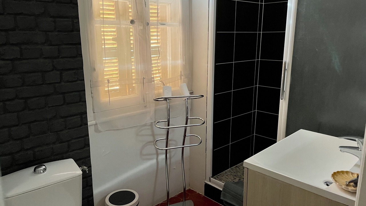 Photo of Bathroom in Ollioules