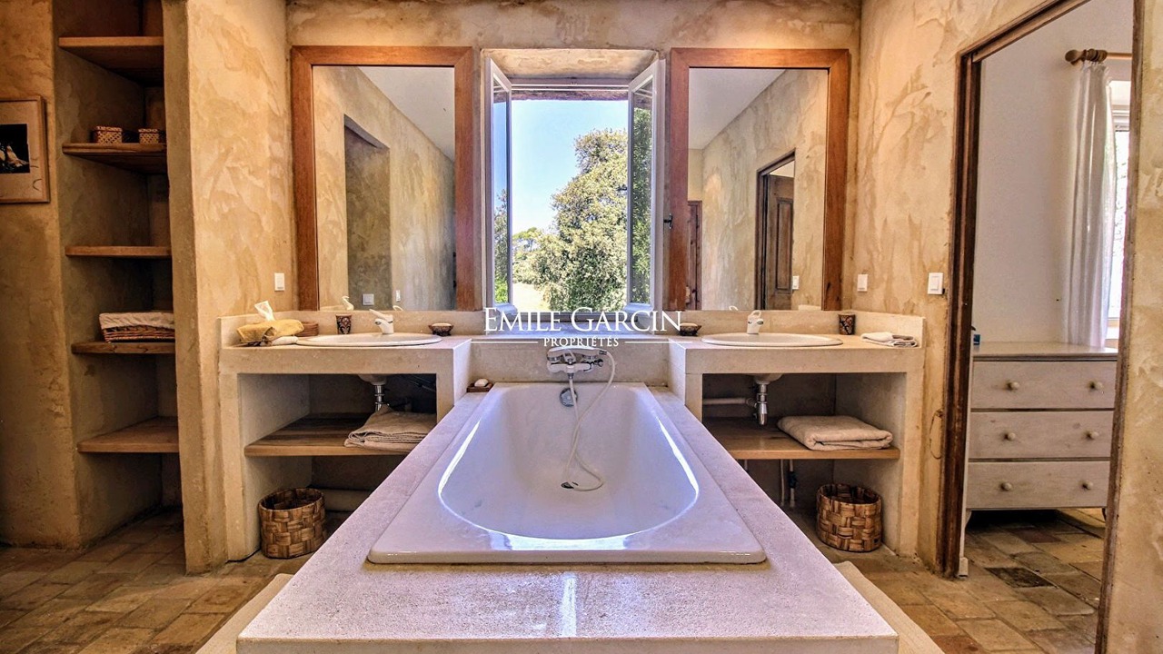 Photo of Bathroom in La Bastide-des-Jourdans