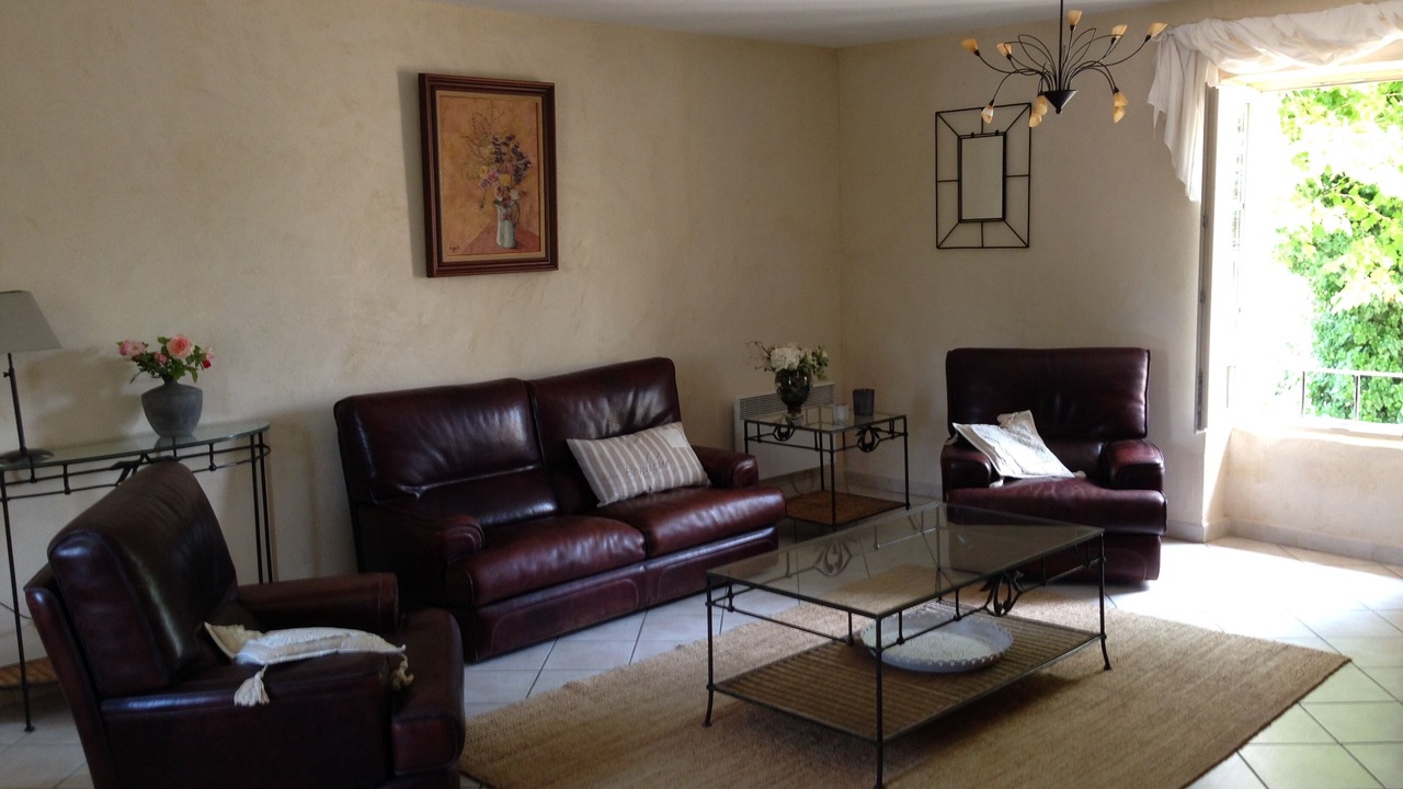 Photo of Livingroom in Orange