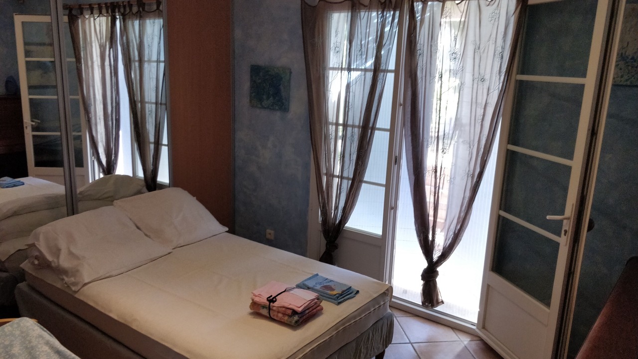 Photo of Bedroom in Chateauneuf-les-Martigues