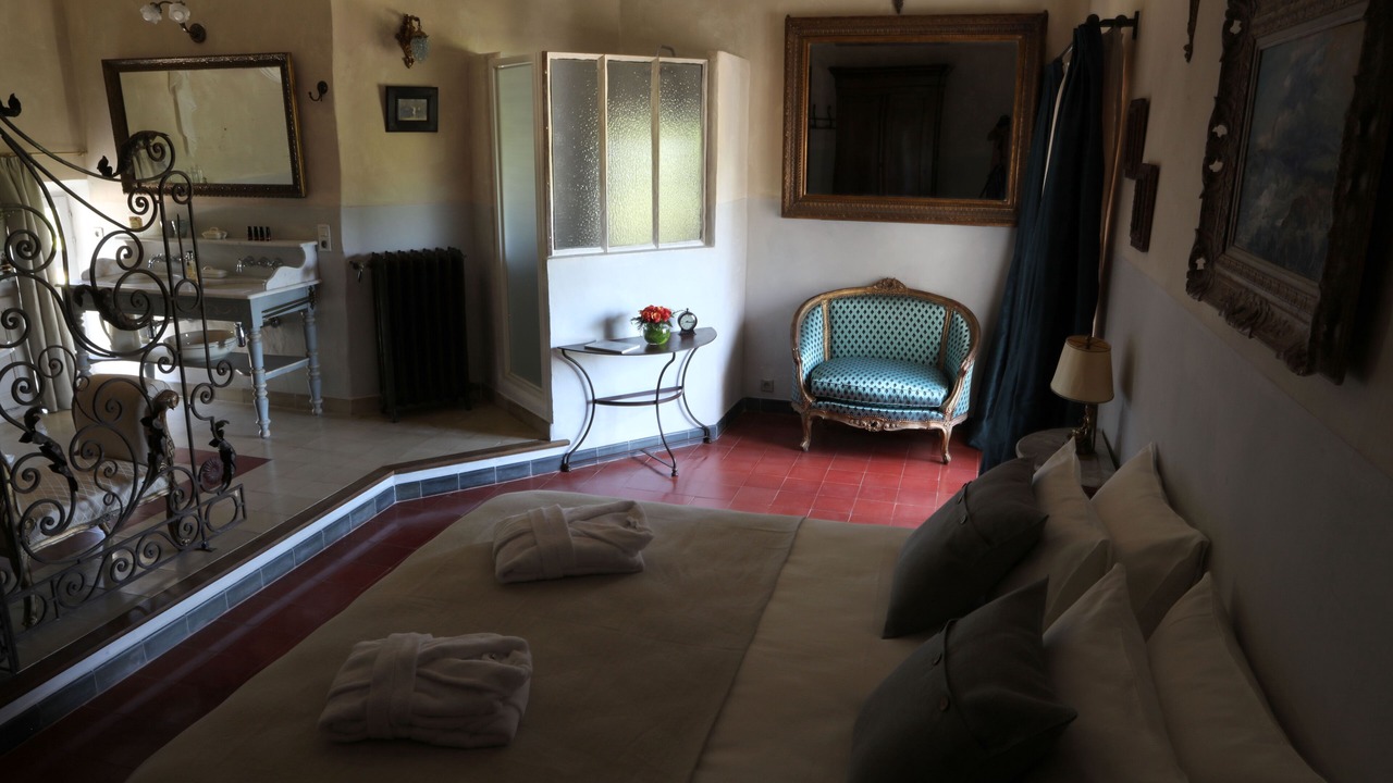 Photo of Bedroom in Orange