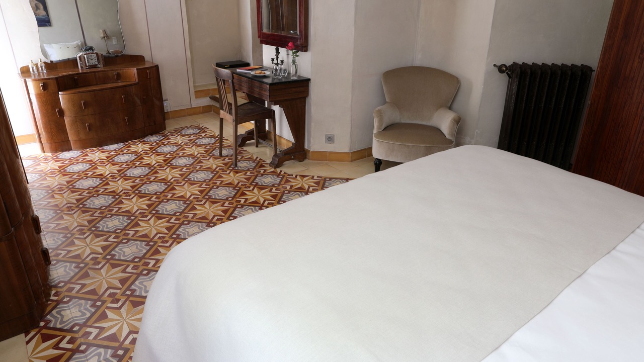 Photo of Bedroom in Orange