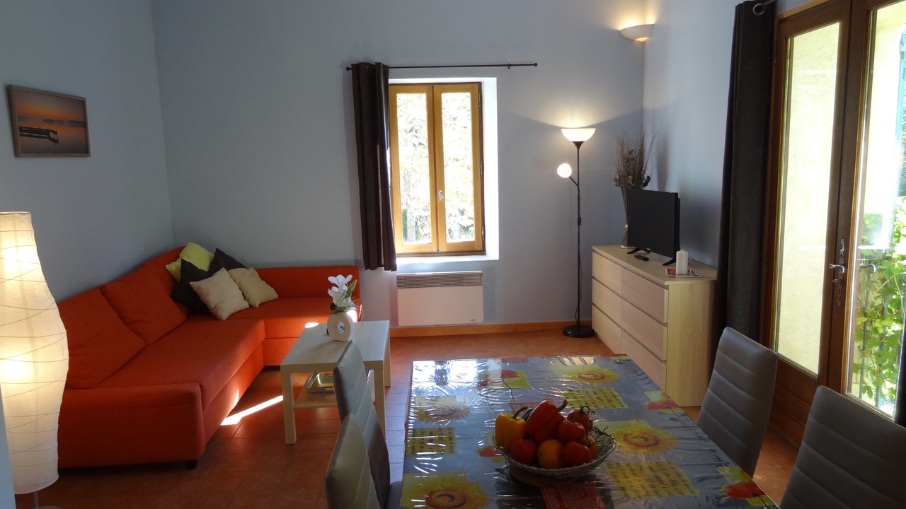 Photo of Livingroom in Apt