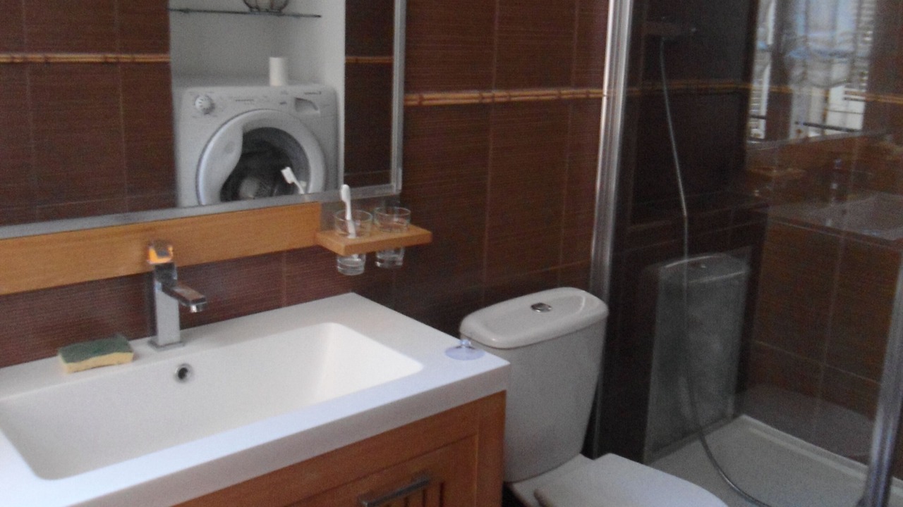 Photo of Bathroom in Avignon City Centre