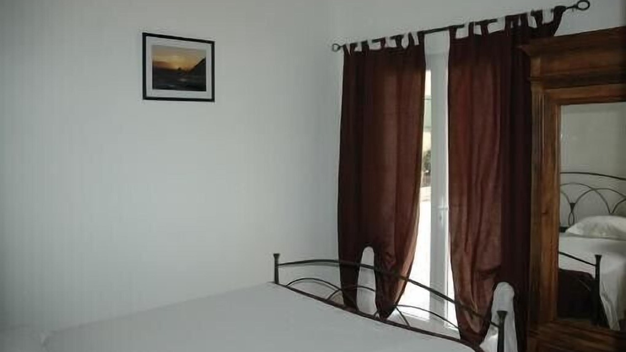 Photo of Bedroom in Velleron